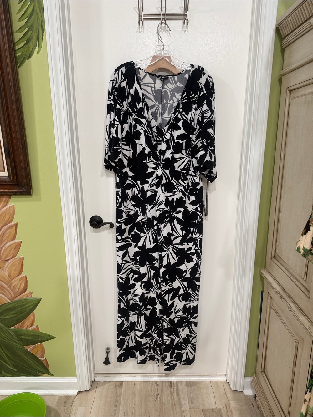 Venus Black & White Floral V-Neck Maxi Dress